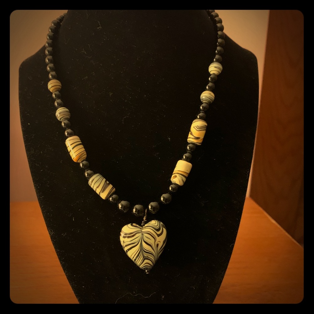 Black and white heart faux marble beaded necklace.